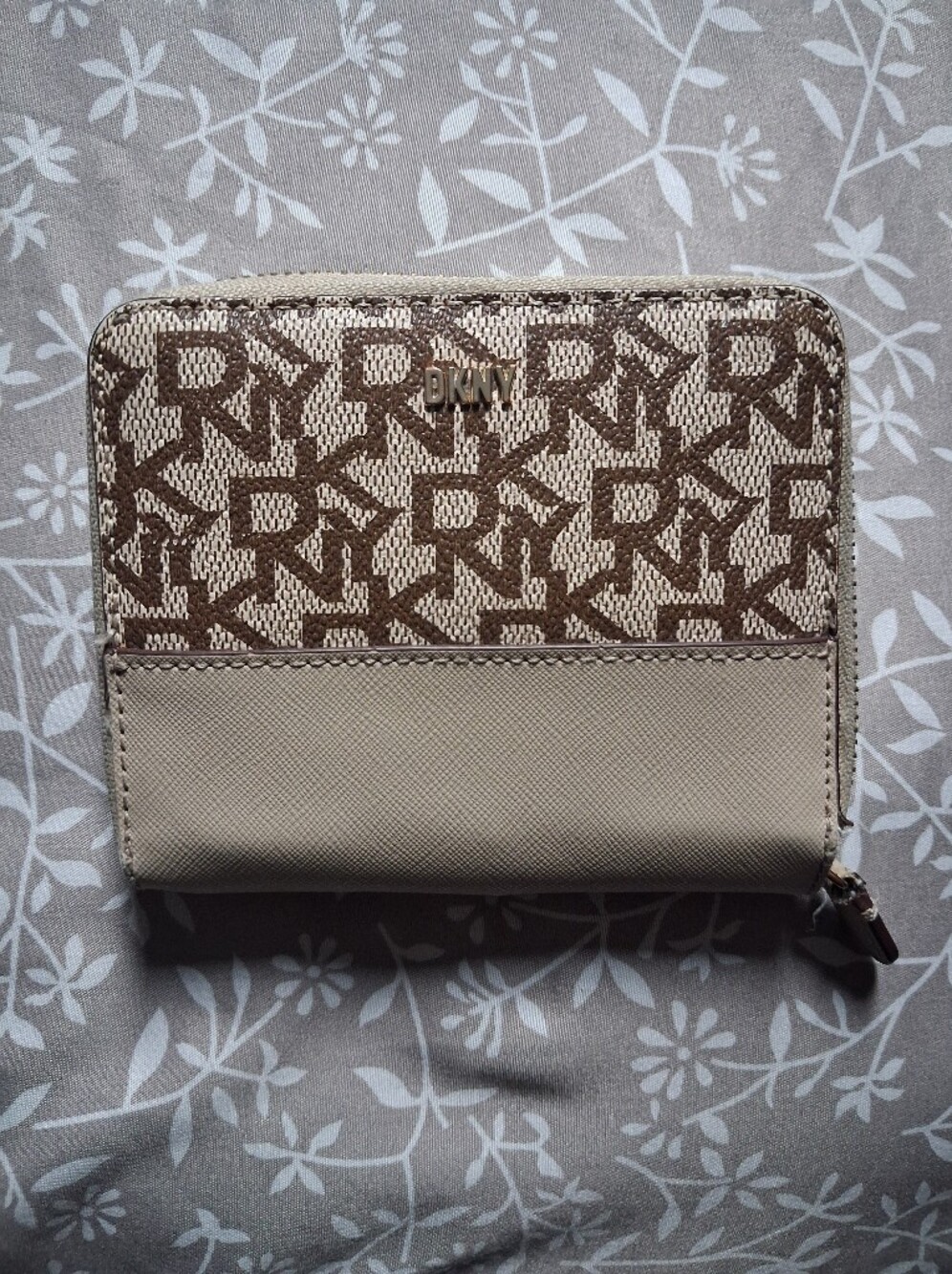 DKNY Beige & Brown Zip Card Wallet
